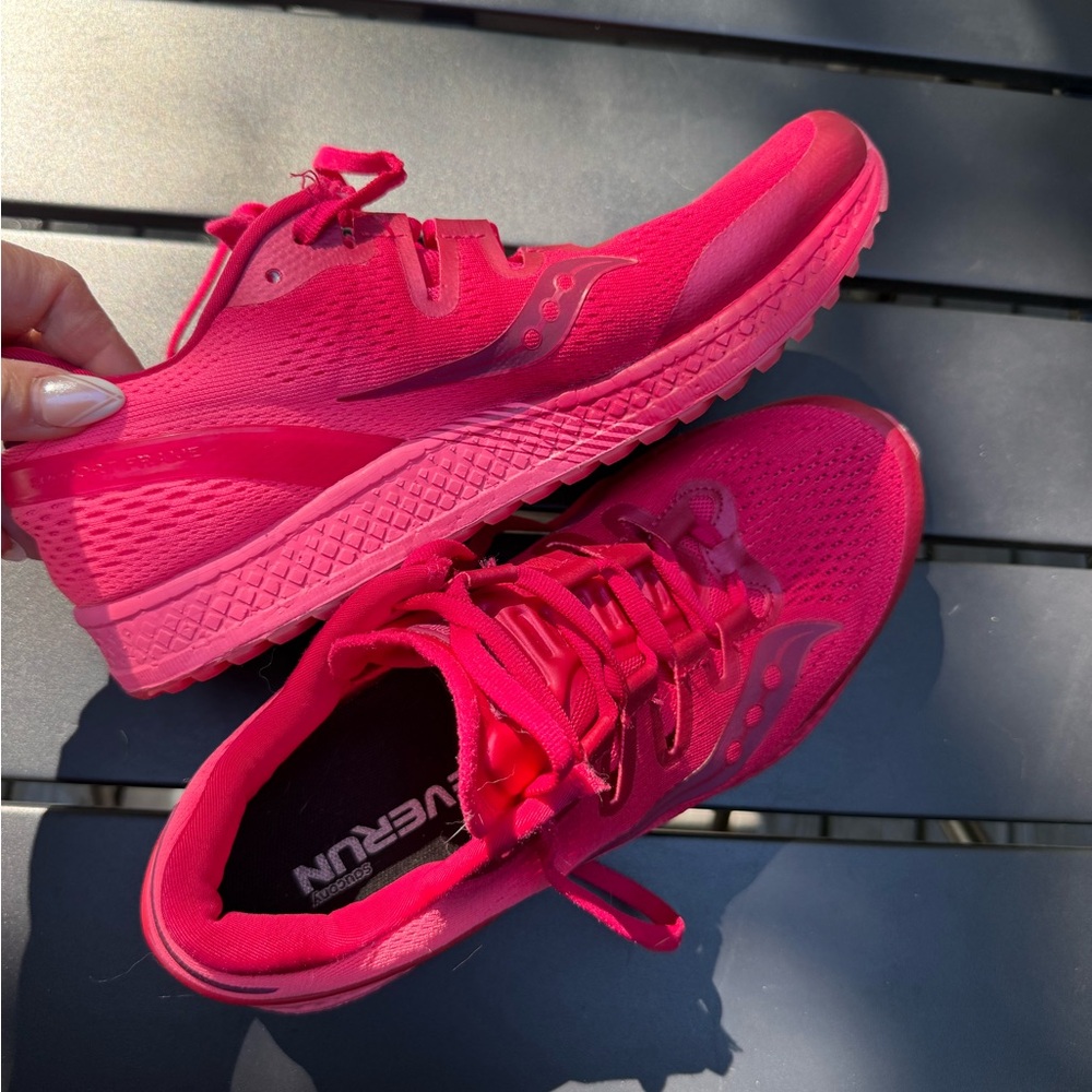 Saucony Freedom ISO Everun Women's Vibrant Pink Running Shoes, Size 8.5 - Picture 4 of 9
